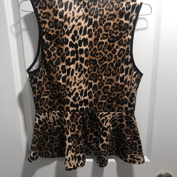 Forever 21 Cheetah blouse - Picture 4 of 4